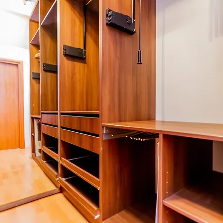 Apartment Kiraly Str. Corner Downtown Budapest