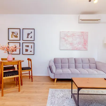 Kiraly Str. Corner Downtown Apartment *