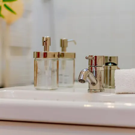 Kiraly Str. Corner Downtown