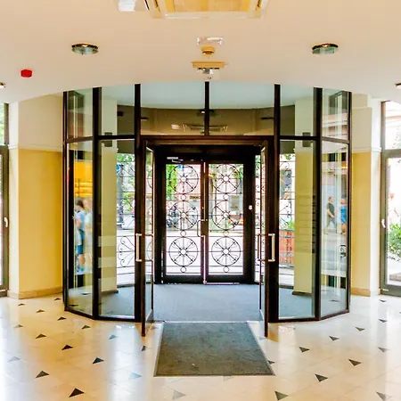 Apartament Kiraly Str. Corner Downtown